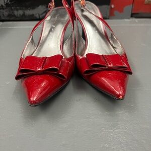 Marc Fisher Patent Red Bow-Detailed Kitten-Heeled Slingbacks - size 8